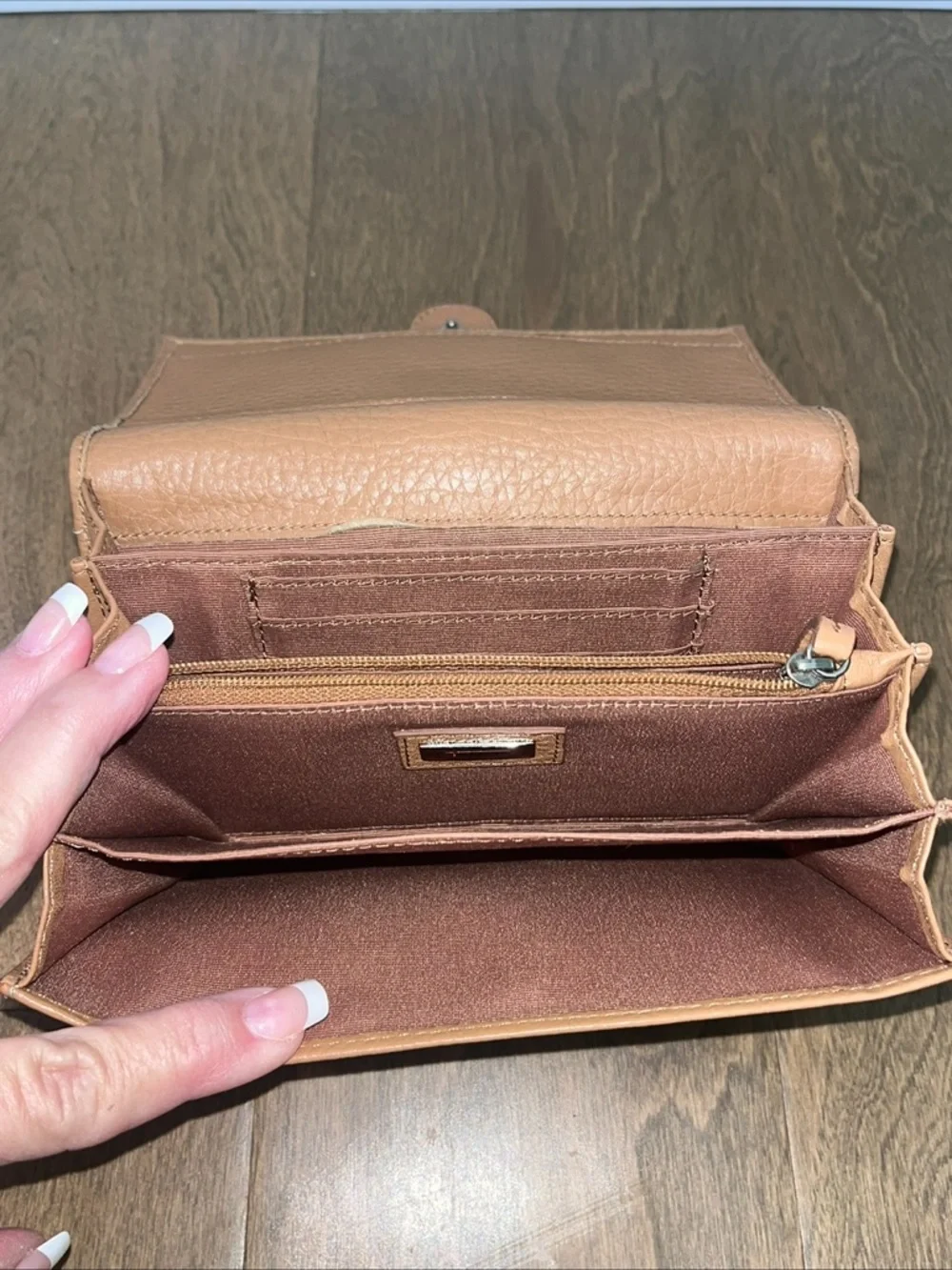 Talbots Women’s Brown Leather Wallet W/ Multi Compartments: Classic Style / Nice
